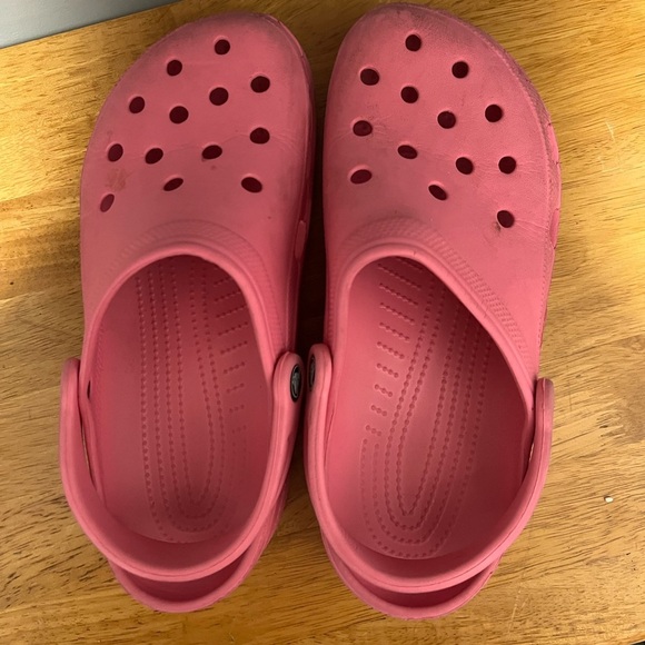 Crocs Class in Pink Women’s 9 Bubblegum pink classic clog - Picture 4 of 8